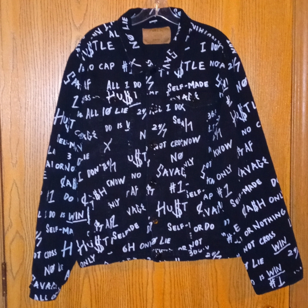 "RUE 21" 2020 slang/Graffiti print black/white button-up 4 pocket jacket Size:XL